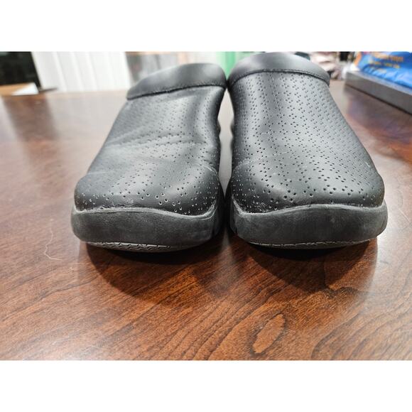 Dansko Elin Black Perforated Leather Slip On Mule Clog Sz 41 10 10 1/2 - Picture 2 of 7